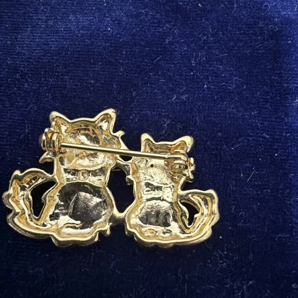 Vtg Figural Brooch Kitten Cat Red Clear Rhinestone Gold Tone